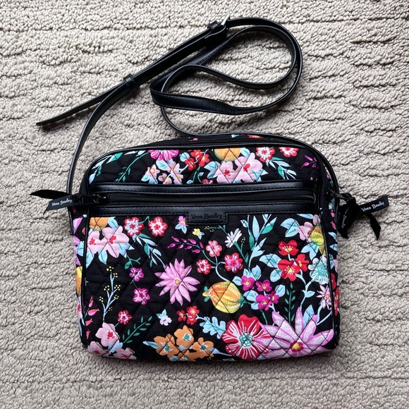 Vera Bradley Handbags - 🌺Vera Bradley Crossbody Bag🌺